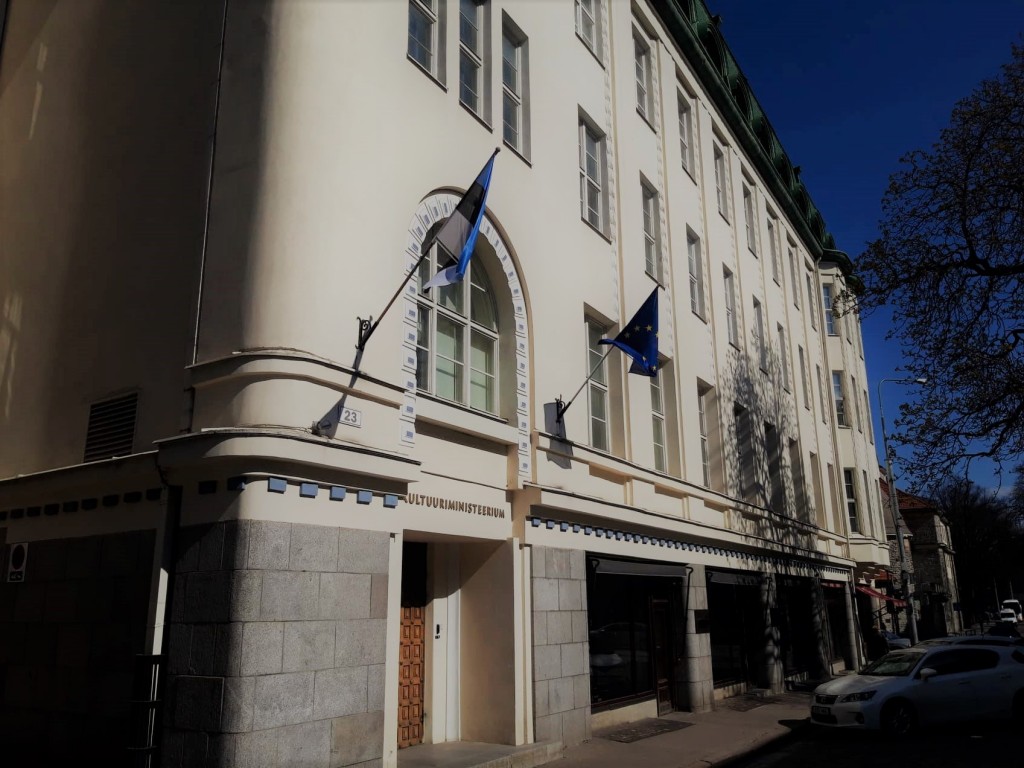 Saarinen aprillis, päike.jpg
